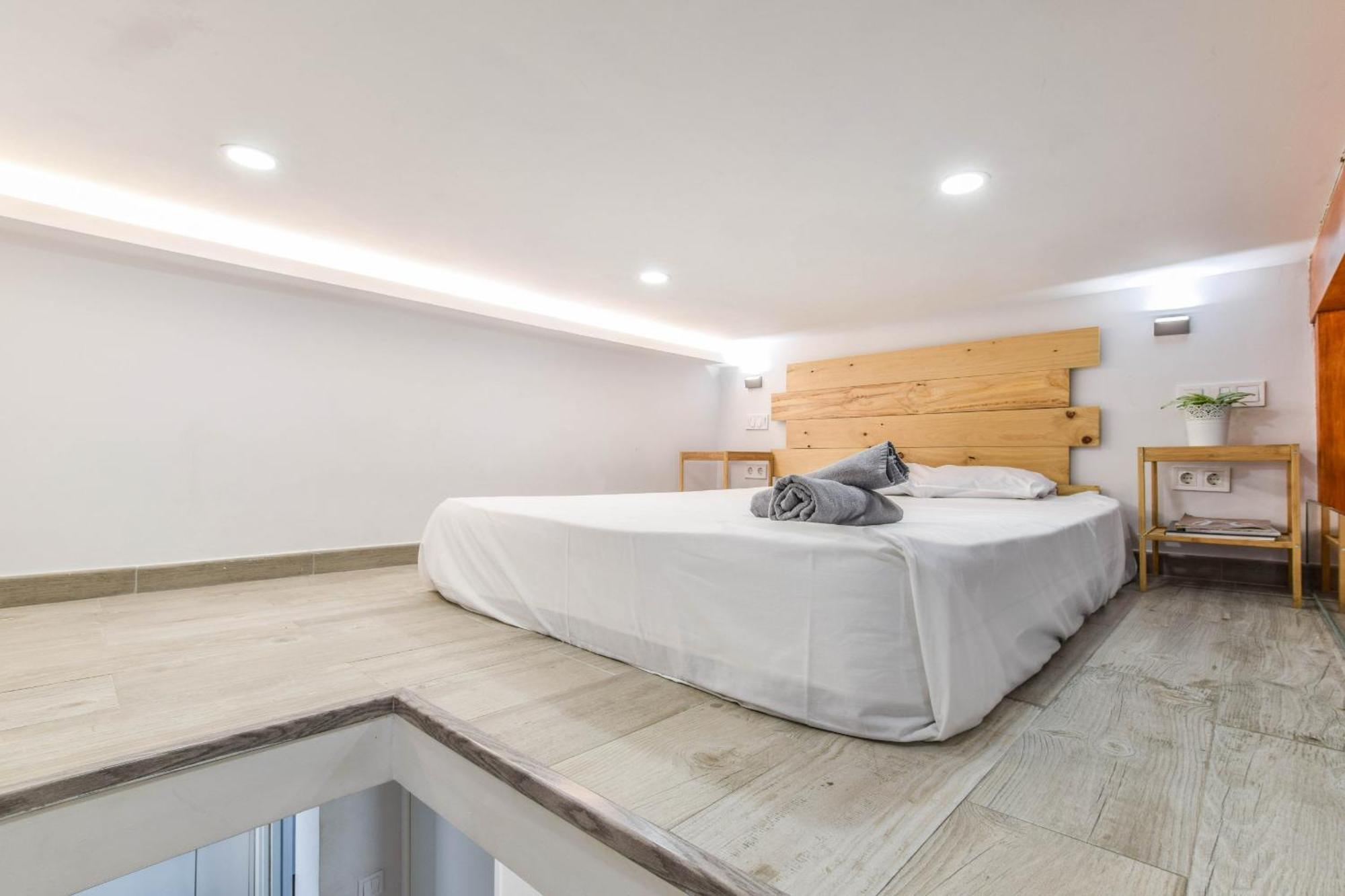 Loft Reformado En Chueca Para 4 Personas Alquiler Temporal Madrid Exterior foto