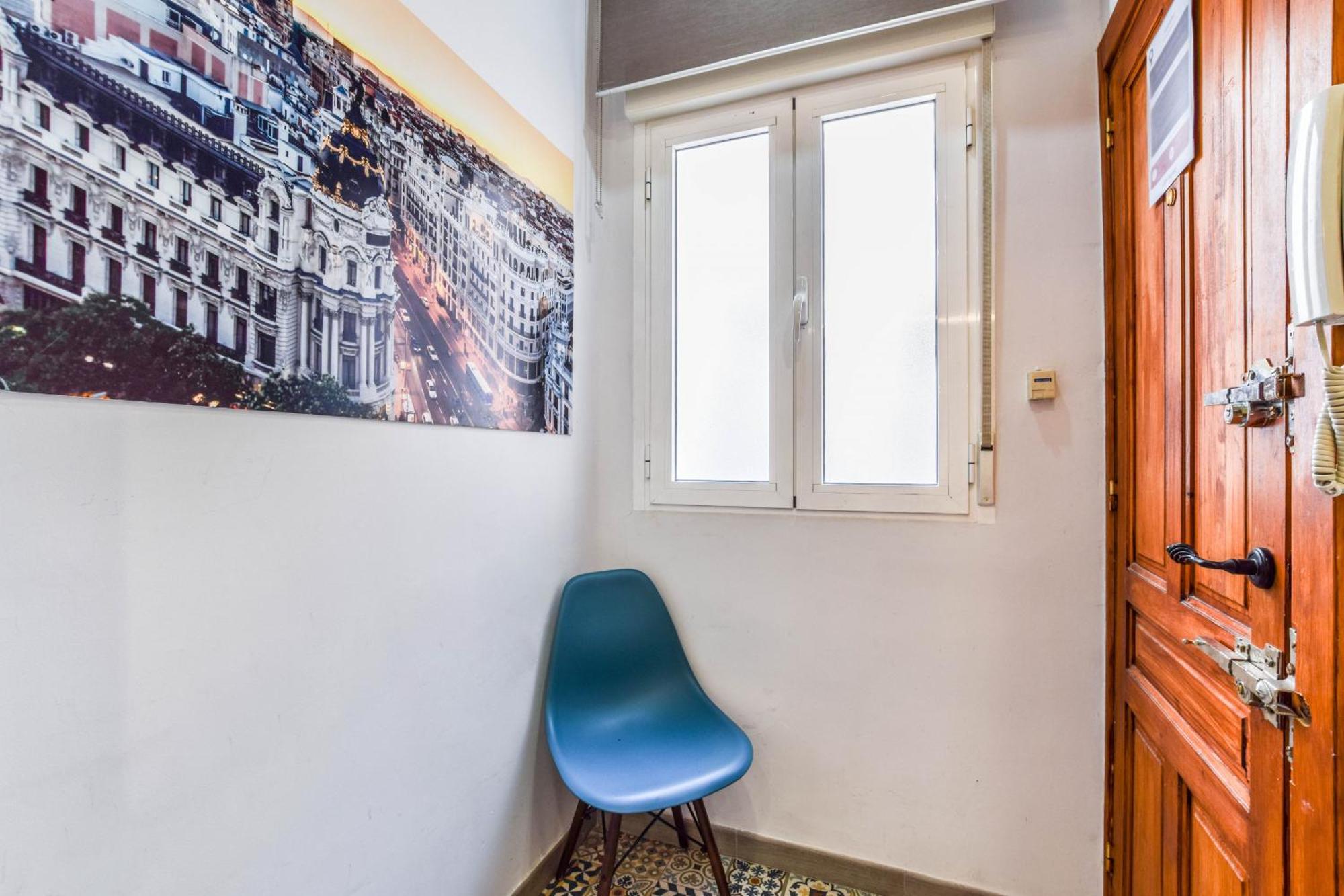 Loft Reformado En Chueca Para 4 Personas Alquiler Temporal Madrid Exterior foto
